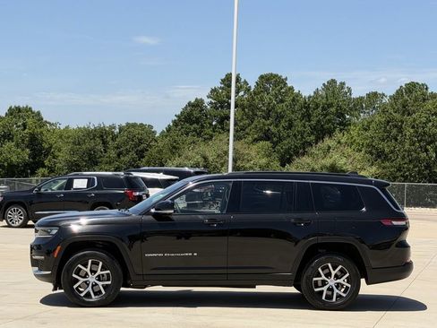 Used 2024 Jeep Grand Cherokee L Limited w/ Luxury Tech Group II AWD/4WD image 3
