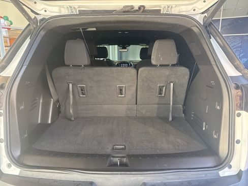 Used 2022 Chevrolet Traverse LT image 14