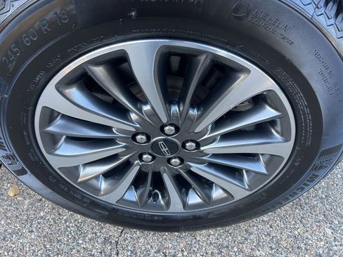 Used 2022 Lincoln Nautilus Reserve image 42