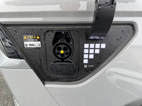 Used 2023 Hyundai Ioniq 5 Limited image 58