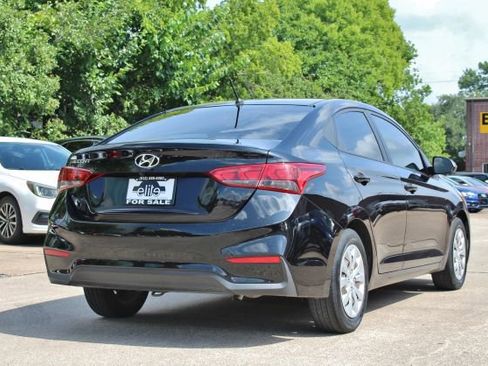 Used 2022 Hyundai Accent SE w/ Cargo Package image 6