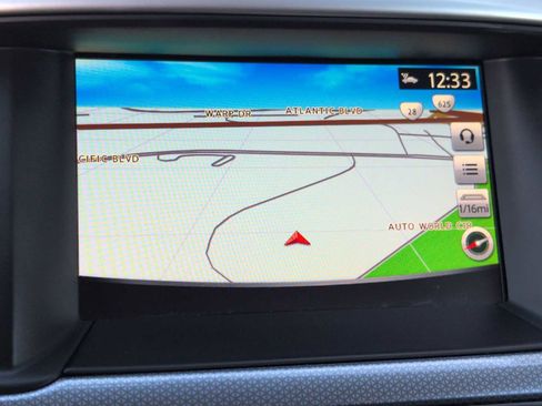 Used 2019 Nissan Pathfinder SL image 29