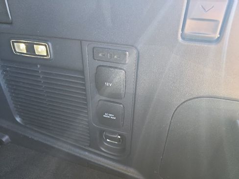 Used 2025 Ford Expedition Platinum w/ Stealth Performance Package AWD/4WD image 9