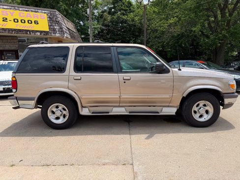 Used 1997 Ford Explorer XLT AWD/4WD image 8