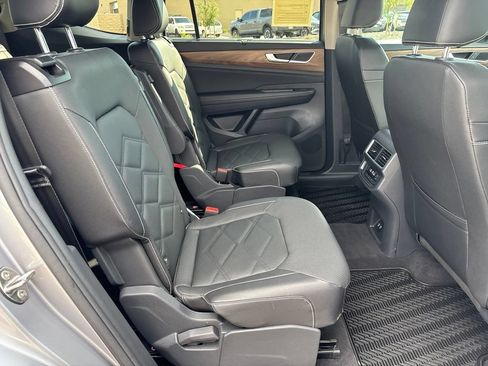 Used 2024 Volkswagen Atlas SE FWD image 17