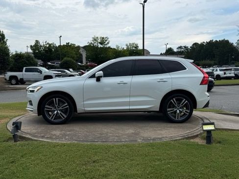 Used 2021 Volvo XC60 T5 Momentum FWD image 4
