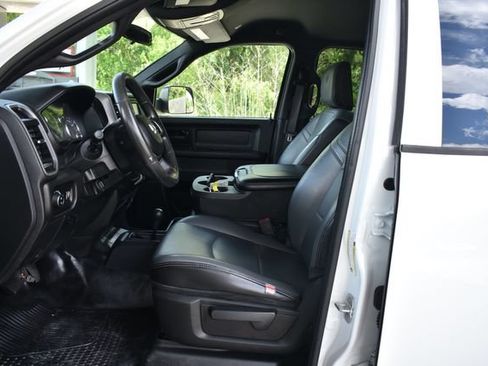 Used 2022 RAM 2500 Tradesman w/ Chrome Appearance Group AWD/4WD image 11