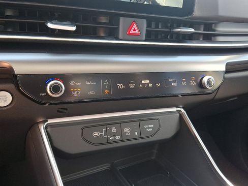 New 2026 Kia Carnival SX w/ SX Dark Edition Package FWD image 16