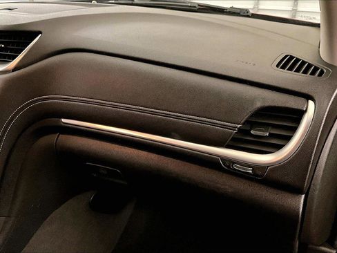 Used 2013 Chevrolet Traverse LT image 16