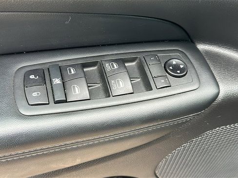 Used 2021 Jeep Grand Cherokee Laredo X image 11