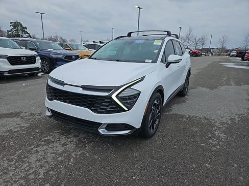 Used 2023 Kia Sportage SX image 3