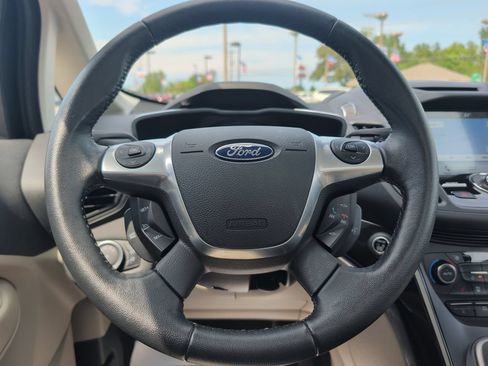 Used 2017 Ford C-MAX Titanium w/ Equipment Group 301A FWD image 11
