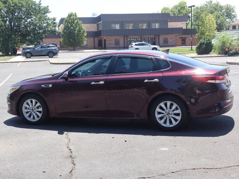 Used 2017 Kia Optima LX w/ Option Group 014 FWD image 8