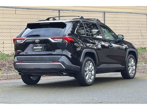 Used 2021 Toyota RAV4 Limited AWD/4WD image 4
