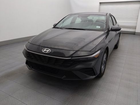 Used 2024 Hyundai Elantra SEL image 15