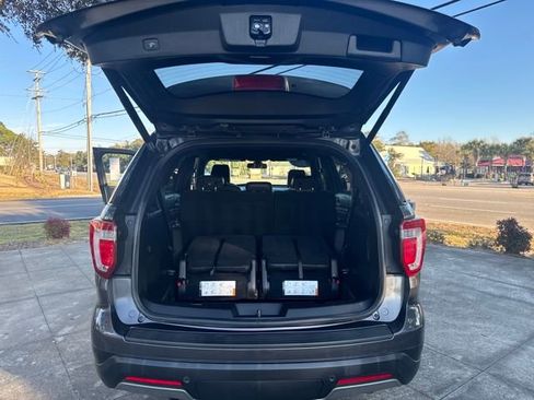 Used 2019 Ford Explorer XLT w/ Equipment Group 202A image 11