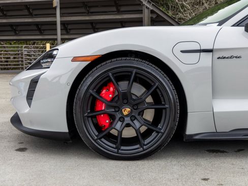 Certified 2023 Porsche Taycan GTS image 13
