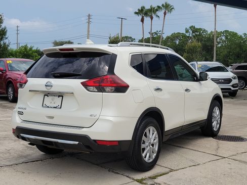 Used 2018 Nissan Rogue SV FWD image 4