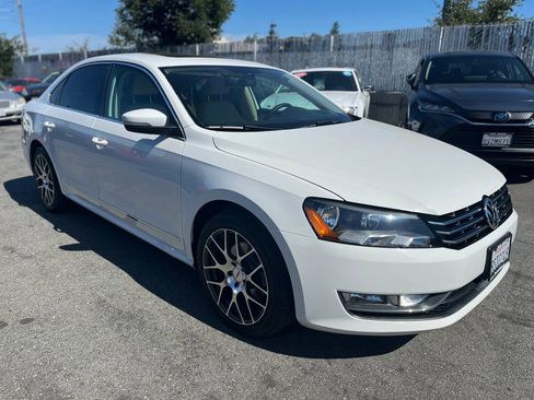 Used 2013 Volkswagen Passat TDI SE image 1