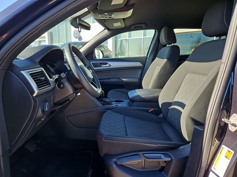 Certified 2021 Volkswagen Atlas Cross Sport S image 9