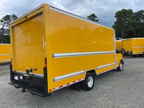 Used 2021 GMC Savana 3500 Extended w/ Power Convenience Package image 7