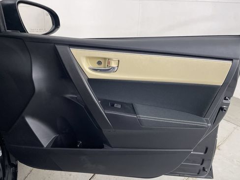 Used 2017 Toyota Corolla LE w/ Carpet Mat Package (TMS) FWD image 22