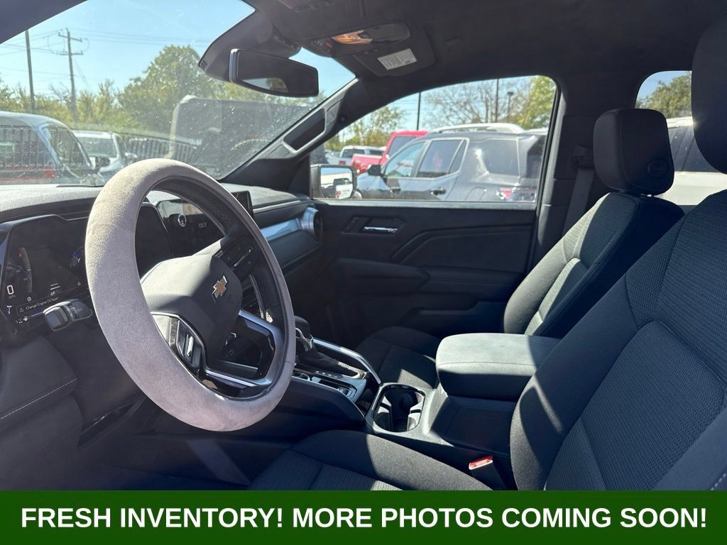 Used 2024 Chevrolet Colorado LT w/ LT Convenience Package II AWD/4WD image 8