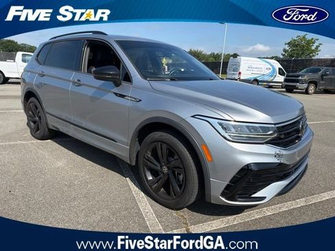 Used 2023 Volkswagen Tiguan SE R-Line FWD image 1