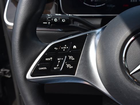 Used 2023 Mercedes-Benz GLC 300 4MATIC image 18