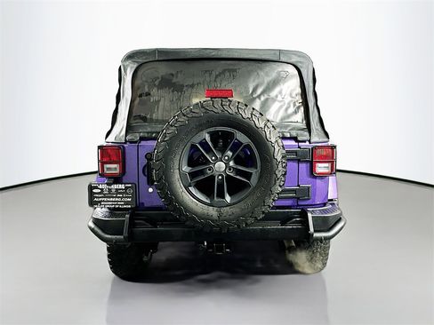 Used 2017 Jeep Wrangler Unlimited Sahara image 6