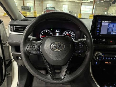 Certified 2022 Toyota RAV4 XLE image 24