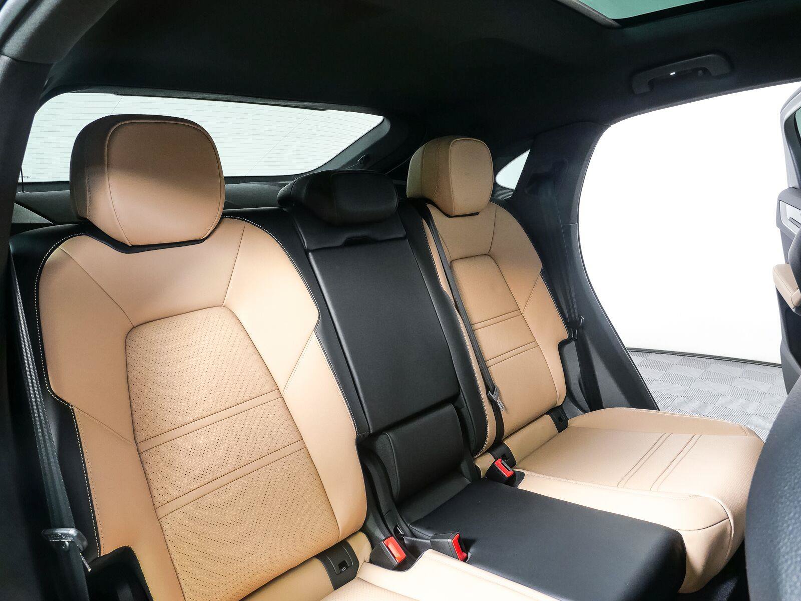 New 2026 Porsche Cayenne Coupe AWD/4WD image 24