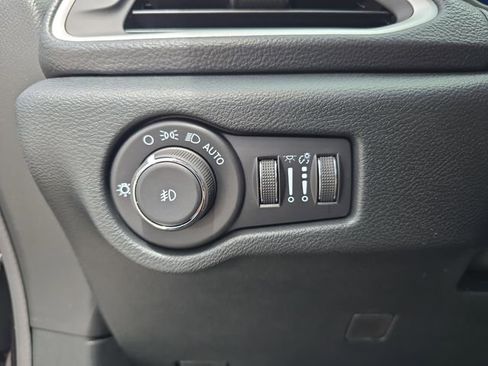 New 2026 Chrysler Pacifica Select FWD image 22