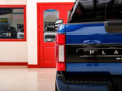 Used 2022 Ford F250 Platinum w/ FX4 Off-Road Package AWD/4WD image 61