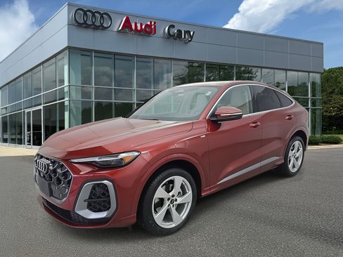 New 2025 Audi Q5 Prestige image 1