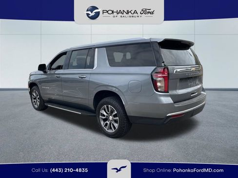Used 2022 Chevrolet Suburban LT w/ Luxury Package AWD/4WD image 7
