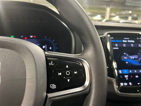 Certified 2024 Volvo XC90 B6 Plus w/ Protection Package Premier image 14