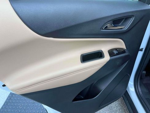 Used 2024 Chevrolet Equinox Premier image 15