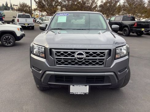 Used 2024 Nissan Frontier SV w/ Technology Package image 3