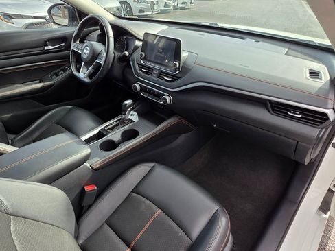 Used 2022 Nissan Altima 2.5 SR image 10