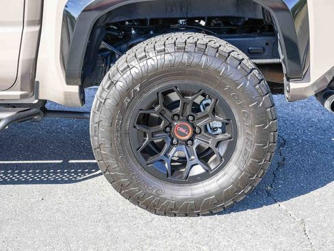 Used 2025 Toyota Tacoma TRD Pro AWD/4WD image 10