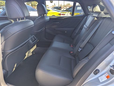 Used 2022 Lexus LS 500 image 9