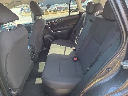 Used 2019 Toyota RAV4 LE w/ Carpet Mat Package image 22