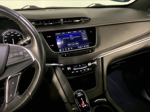Used 2023 Cadillac XT5 Luxury FWD image 6