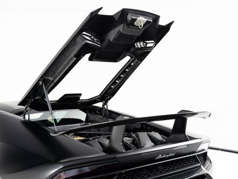 Used 2018 Lamborghini Huracan Performante image 49