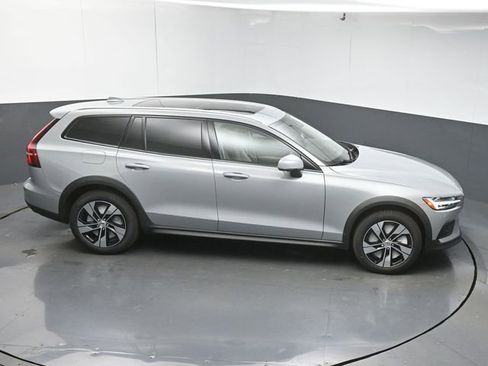 New 2026 Volvo V60 B5 Cross Country Plus w/ Protection Package Premier image 49