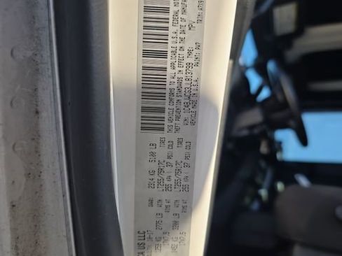 Used 2018 Jeep Wrangler Rubicon w/ Power Convenience Group AWD/4WD image 16