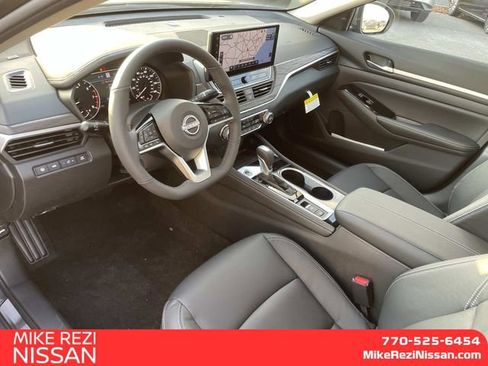 New 2025 Nissan Altima 2.5 SL image 8