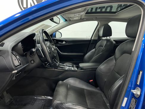 Used 2018 Kia Stinger Premium image 12