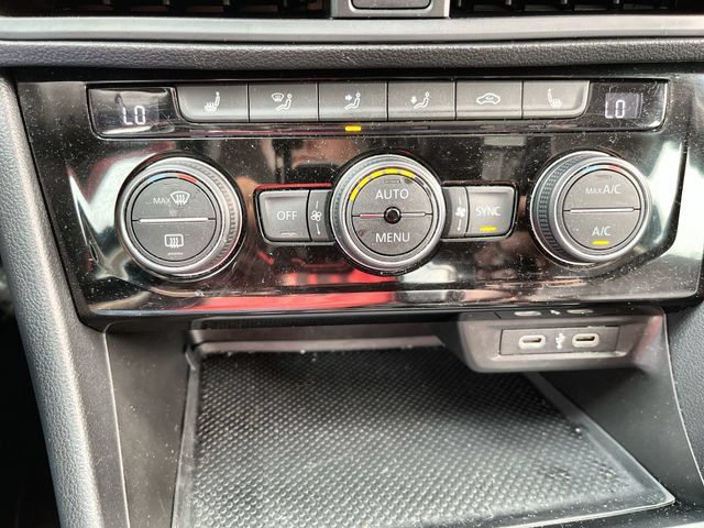 Used 2024 Volkswagen Jetta SE FWD image 19
